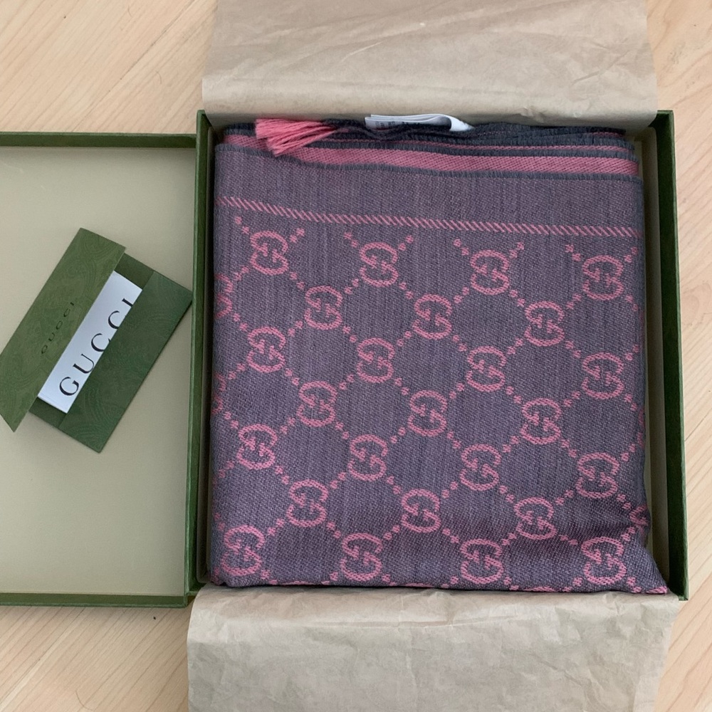 Gucci pink GG Supreme Scarf